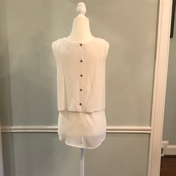 ASTR White Button Back Sleeveless Top Size M - Picture 4 of 4